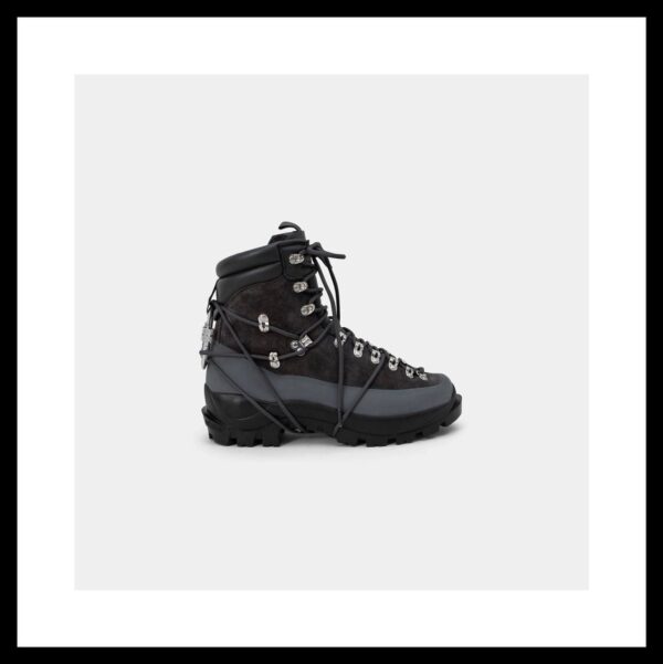 HIKING BOOTS 