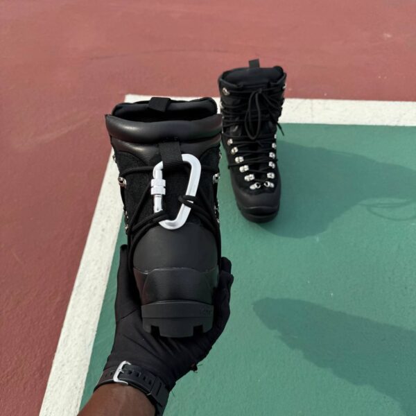 HIKING BOOTS 