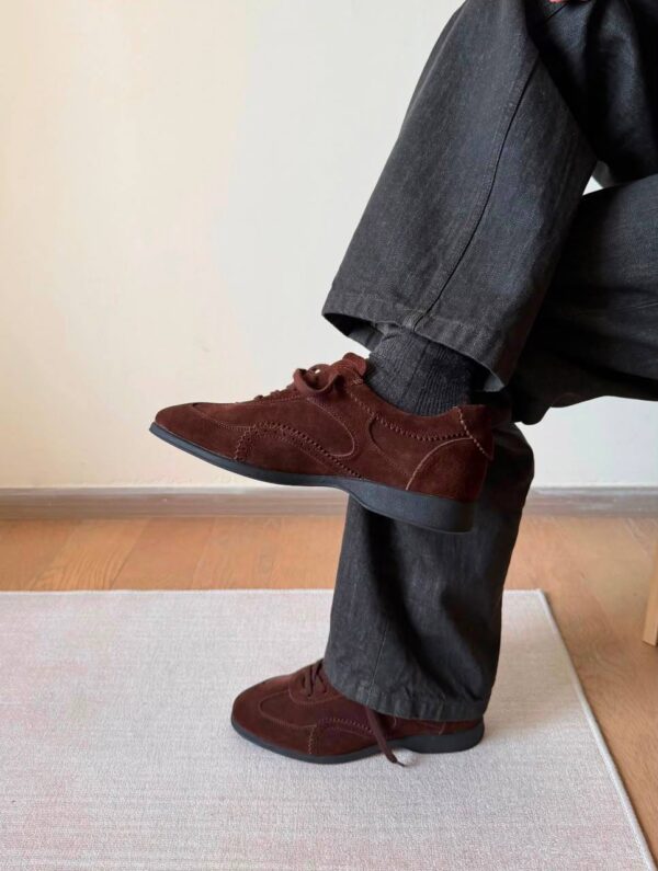RETRO 21 Calf Suede Brogue Sneaker